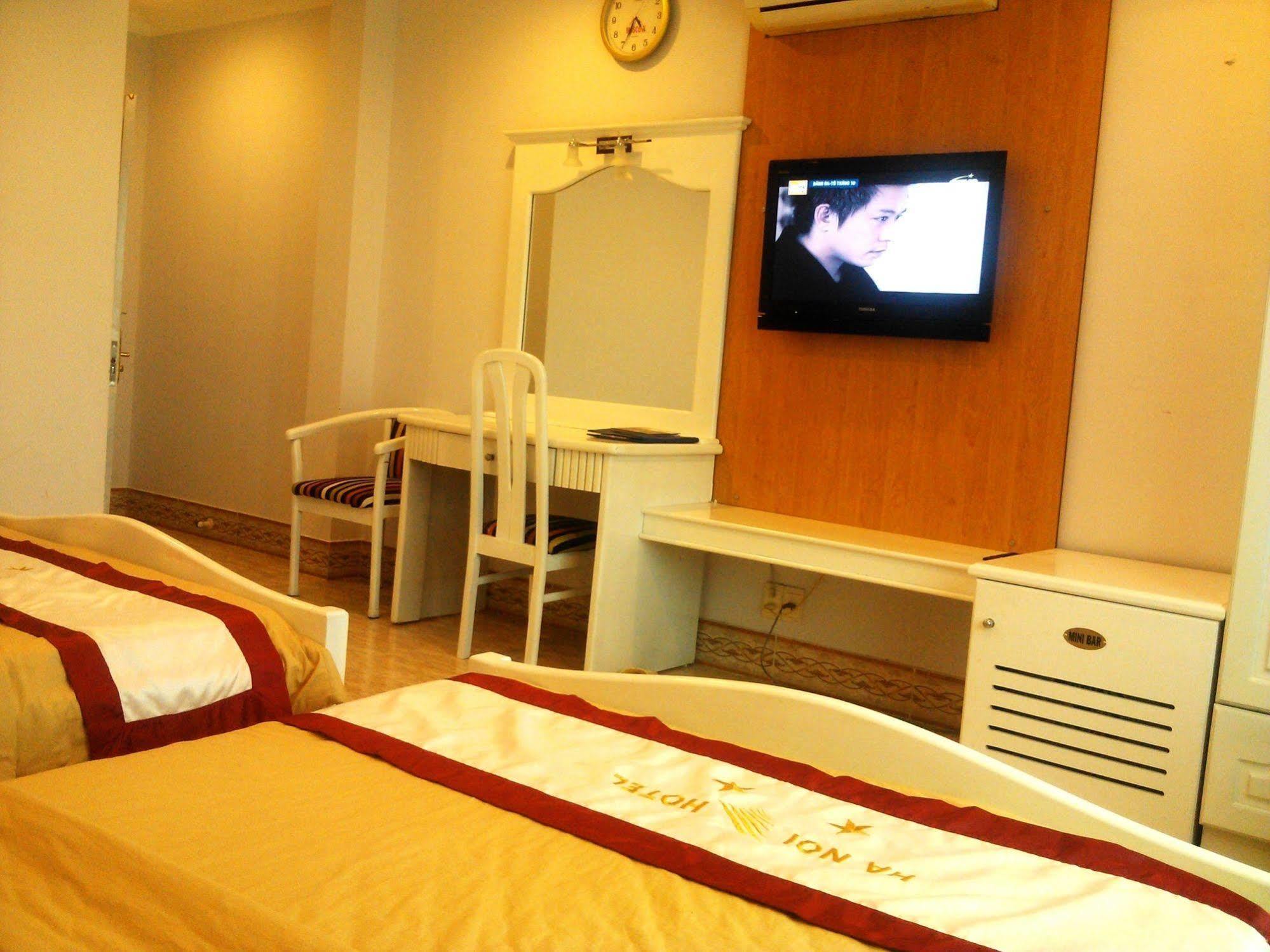 Ha Noi Hotel Near Tan Son Nhat Airport --- Free Airport Pick-Up And Drop-Off Available 24 Hours A Day Ho Chi Minh City Exterior photo