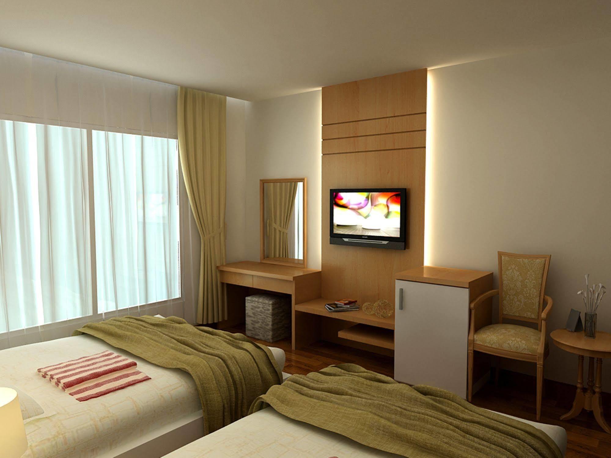 Ha Noi Hotel Near Tan Son Nhat Airport --- Free Airport Pick-Up And Drop-Off Available 24 Hours A Day Ho Chi Minh City Exterior photo
