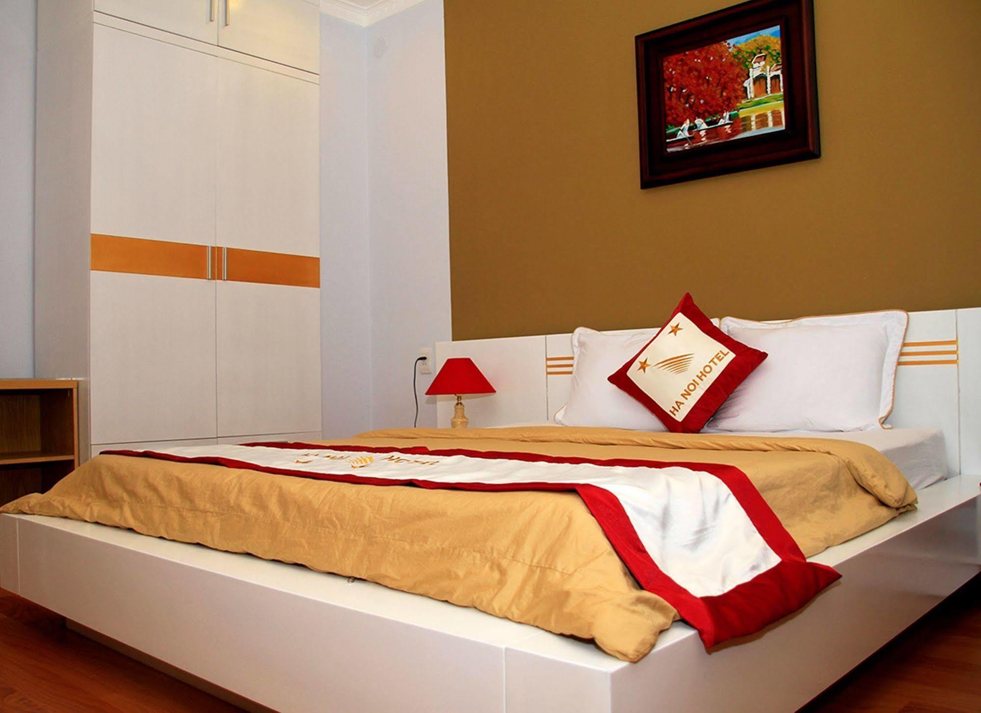 Ha Noi Hotel Near Tan Son Nhat Airport --- Free Airport Pick-Up And Drop-Off Available 24 Hours A Day Ho Chi Minh City Exterior photo