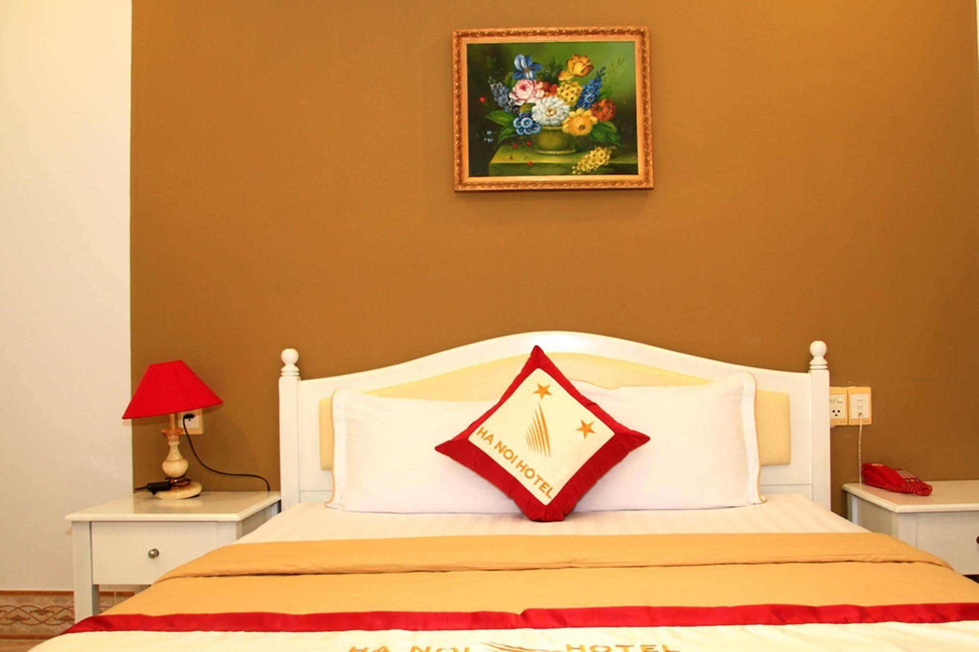 Ha Noi Hotel Near Tan Son Nhat Airport --- Free Airport Pick-Up And Drop-Off Available 24 Hours A Day Ho Chi Minh City Exterior photo