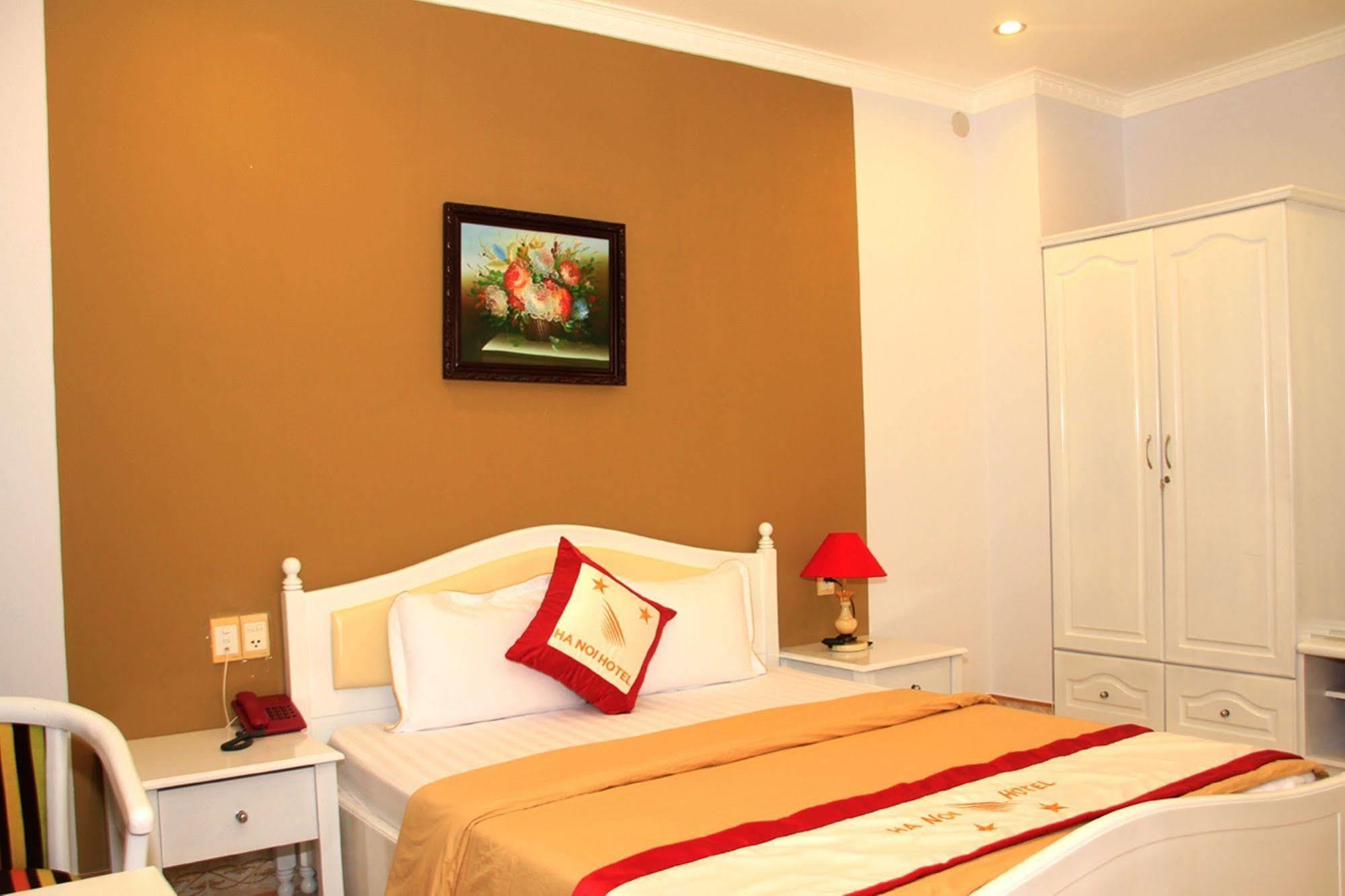 Ha Noi Hotel Near Tan Son Nhat Airport --- Free Airport Pick-Up And Drop-Off Available 24 Hours A Day Ho Chi Minh City Exterior photo