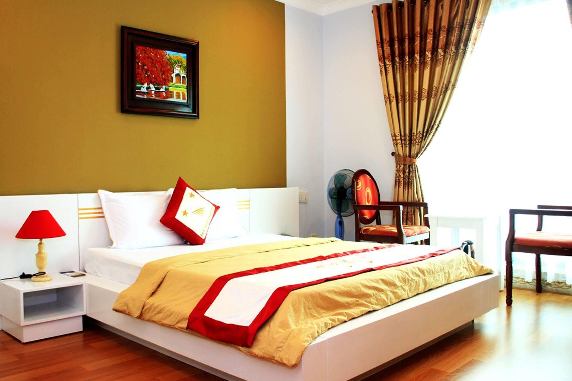 Ha Noi Hotel Near Tan Son Nhat Airport --- Free Airport Pick-Up And Drop-Off Available 24 Hours A Day Ho Chi Minh City Exterior photo