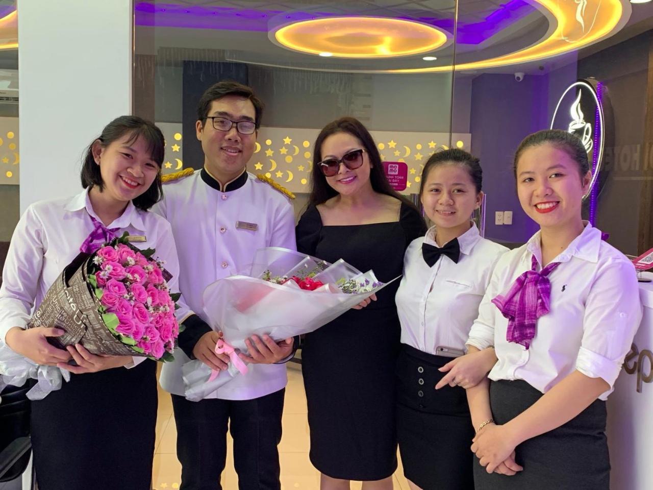 Ha Noi Hotel Near Tan Son Nhat Airport --- Free Airport Pick-Up And Drop-Off Available 24 Hours A Day Ho Chi Minh City Exterior photo